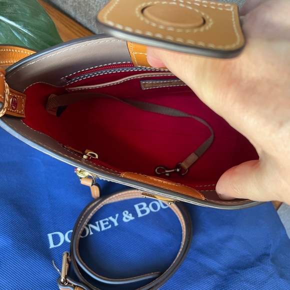 Dooney Bourke shoulder/crossbody bag - Picture 4 of 6